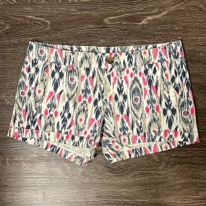 American Eagle white pink and navy printed stretch shorts, size 10
